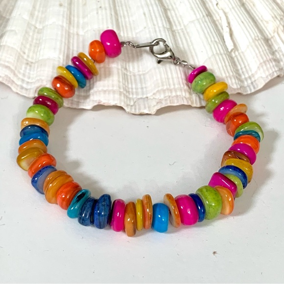Colorful Shell Beaded Bracelet - Picture 2 of 2